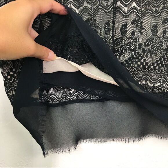 Cabi Emily Black Nude Layered Lace Crochet Sleeveless Top XS - Picture 5 of 7